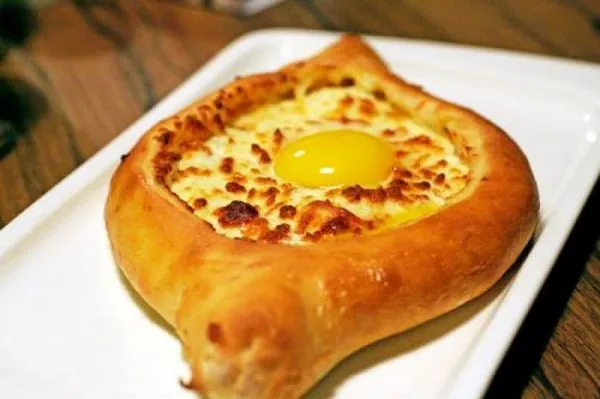 Adjarian Khachapuri