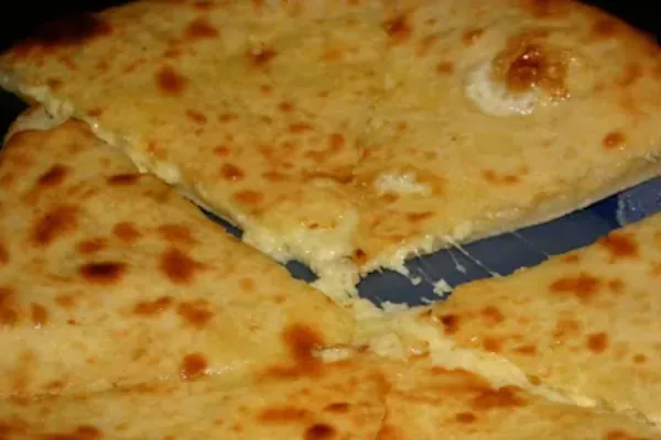 Imeretian khachapuri